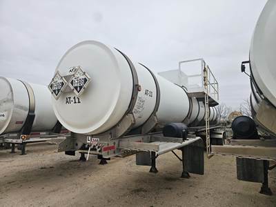 POLY-COAT SYSTEMS Tandem Axle Plate / Composite Chemical / Acid Tank Trailer - Air Ride, Fixed Axle