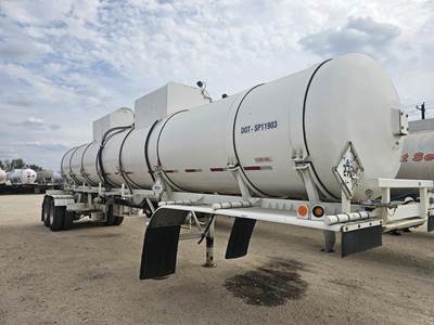 WORLEY WELDING WORKS Tandem Axle Plate / Composite Chemical / Acid Tank Trailer - Air Ride, Fixed Axle