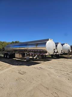 Heil Tandem Axle Fuel Tanker Trailer - Air Ride, Fixed Axle