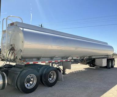 Heil Tandem Axle Aluminum Fuel Tanker Trailer - 4 Bag Air Ride, Fixed Axle
