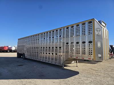Merritt 53x102 Tandem Axle Aluminum Livestock Trailer - Air Ride, Fixed Spread Axle