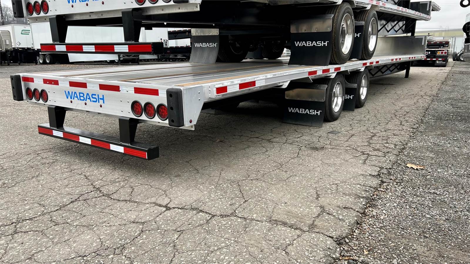 2023 Transcraft DEAGLE II 53x102 Combination Drop Deck Trailer Air