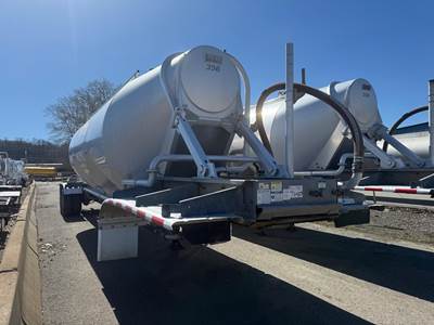 Heil SUPER JET 1040 Dry Bulk / Pneumatic Tank Trailer