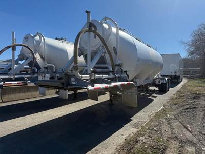 Heil SUPER JET 1040 Dry Bulk / Pneumatic Tank Trailer