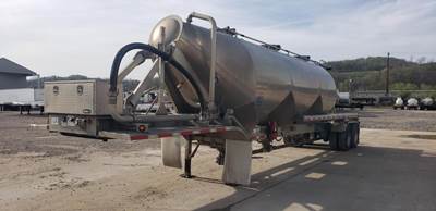LBT SAND TANK Dry Bulk / Pneumatic Tank Trailer
