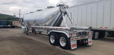 LBT SAND TANK Dry Bulk / Pneumatic Tank Trailer