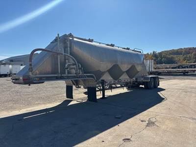 MAC 42x96 Tandem Axle Aluminum Dry Bulk / Pneumatic Tank Trailer - Air Ride, Fixed Axle