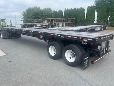 Manac 48x102 Steel Flatbed Trailer - Air Ride, Sliding Axle