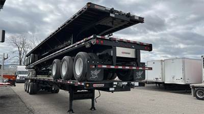 Manac Extendable Flatbed Trailer