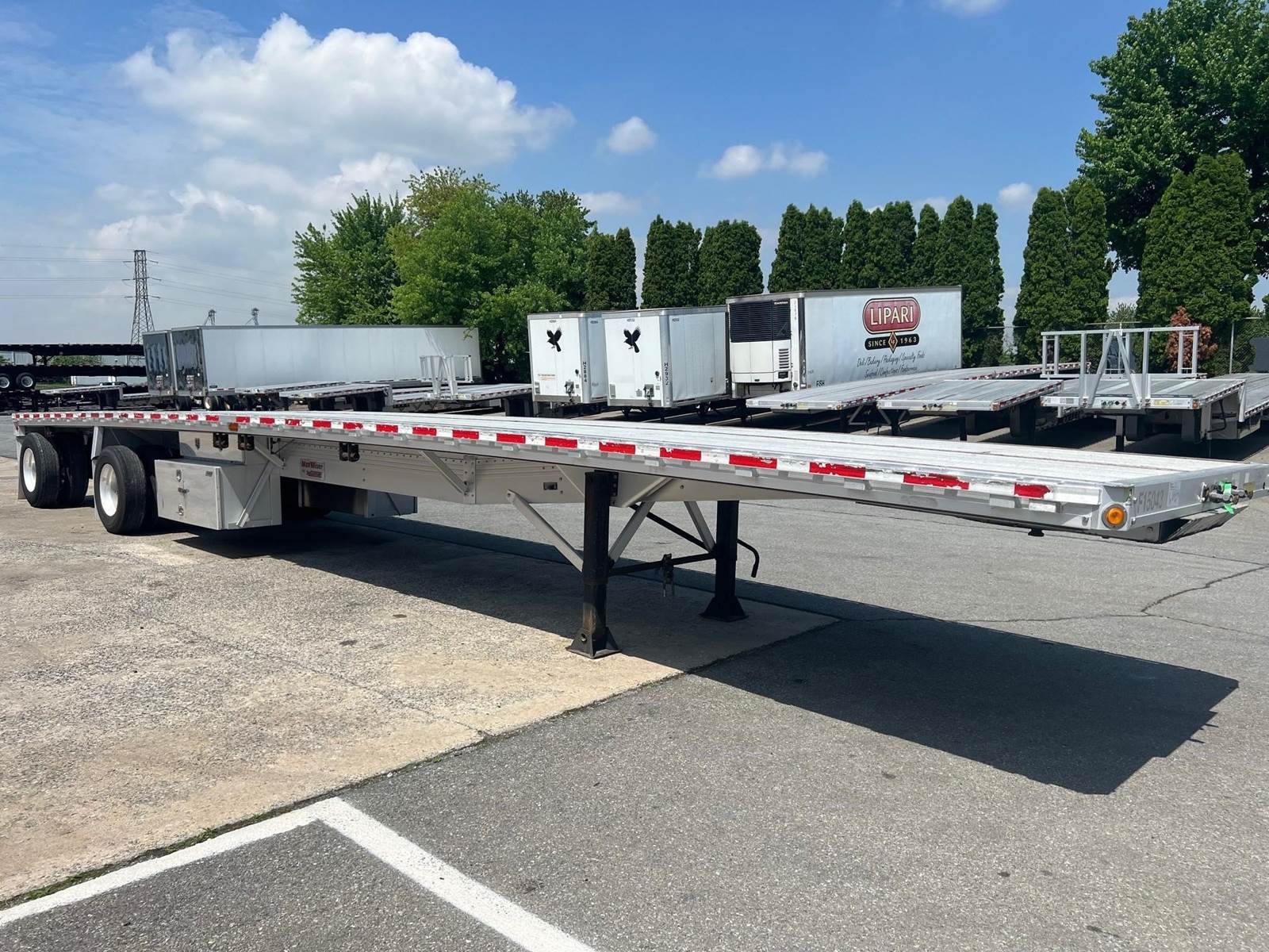 2015 Reitnouer MaxMiser 48x102 Aluminum Flatbed Trailer Air Ride, Fixed Spread Axle For Sale