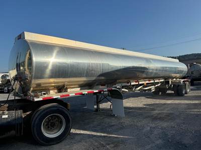 Heil 9200 GALLON ELLIPTICAL PETRO TANKER W/ DRAIN TROUG Fuel Tanker Trailer