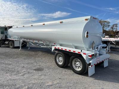 Heil 9200 GALLON TROUGH BOTTOM PETRO TANK Fuel Tanker Trailer