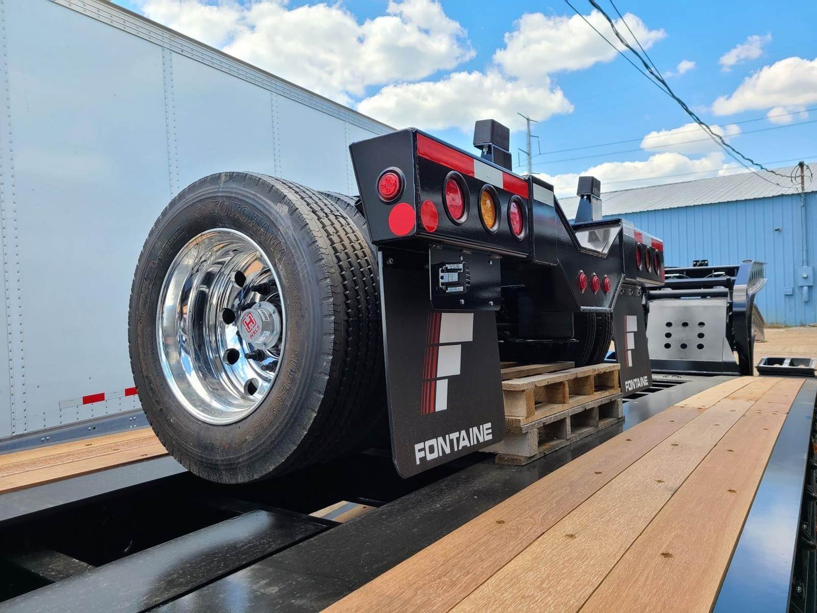 2023 Fontaine 5ft Single Axle Lowboy Trailer Air Ride, Fixed Axle For
