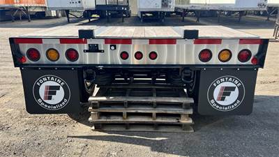 Fontaine RENEGADE FLIP AXLE Lowboy Trailer
