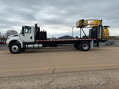 2017 Freightliner M2 106 Attenuator Truck   JE2017