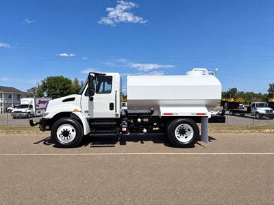 2019 International DuraStar 4300 Water Truck - 196,702 Miles - Cummins - Auto - New Tank & Spray Heads