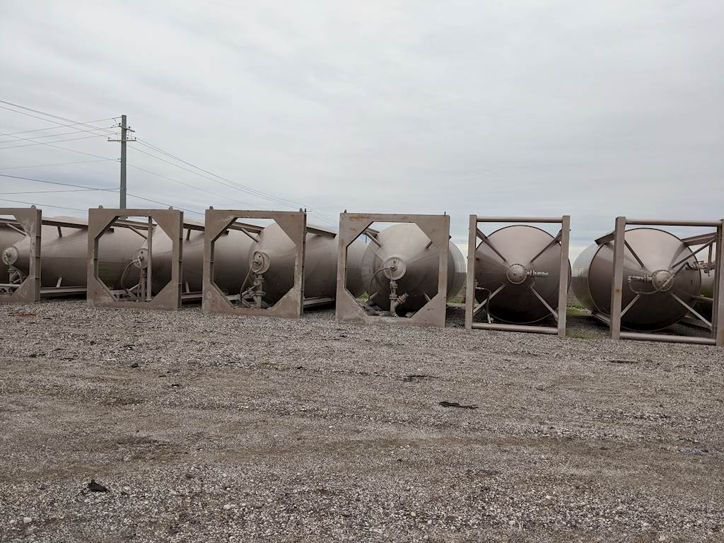 13 Various Sized Cement Silos For Sale Robstown, TX 10034072