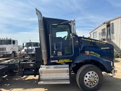 2010 Kenworth T800 Day Cab Truck