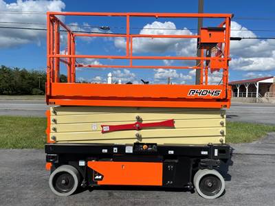2023 JLG R4045 Electric Scissor Lift