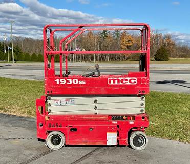 2017 MEC 1930SE Electric Scissor Lift
