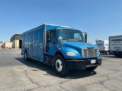 Freightliner M2 Beverage Truck - Cummins, 220HP, 6 Speed Automatic