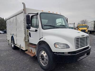 Freightliner M2 Beverage Truck - Cummins, 220HP, 6 Speed Automatic