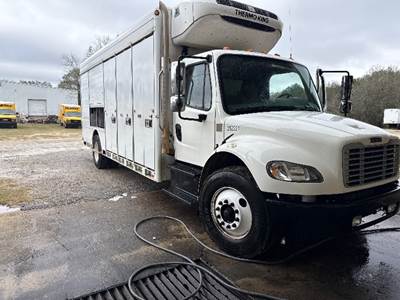 Freightliner M2 Beverage Truck - Cummins, 220HP, 6 Speed Automatic