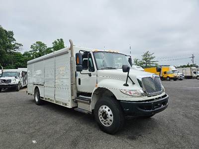 International 4300 Beverage Truck - Cummins, 260HP, 7 Speed Automatic