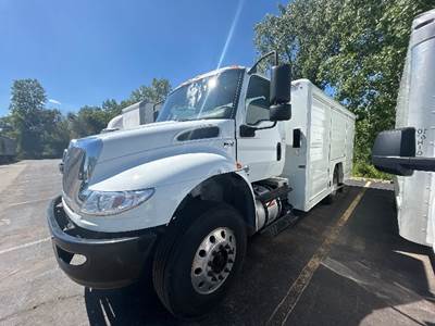 International MV607 Beverage Truck - Cummins, 220HP, 7 Speed Automatic