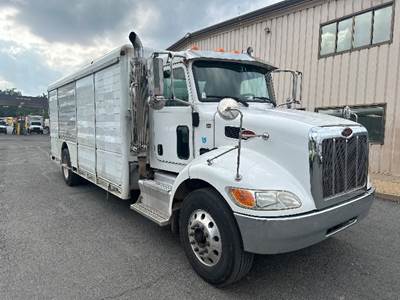 Peterbilt 337 Beverage Truck - Paccar, 326HP, 6 Speed Automatic