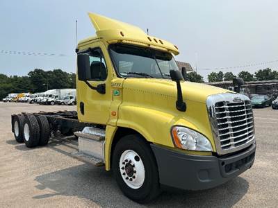 Freightliner Cascadia 125 Tandem Axle Cab & Chassis Truck - 410HP, 10 Speed Automatic