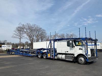 Volvo VAH64600 Tandem Axle Cab & Chassis Truck - 500HP, 12 Speed Automatic