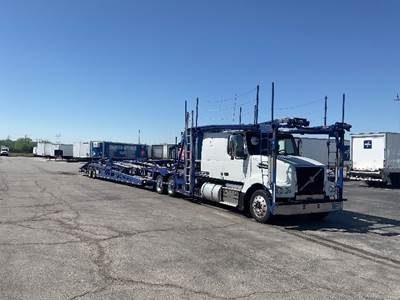 Volvo VAH64600 Tandem Axle Cab & Chassis Truck - 500HP, 12 Speed Automatic