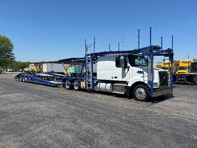Volvo VAH64600 Tandem Axle Cab & Chassis Truck - 500HP, 12 Speed Automatic