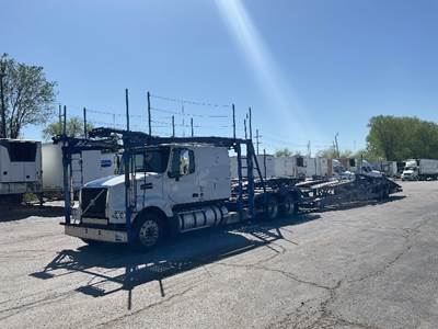 Volvo VAH64600 Tandem Axle Cab & Chassis Truck - 500HP, 12 Speed Automatic