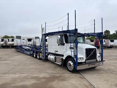 Volvo VAH64600 Tandem Axle Cab & Chassis Truck - 500HP, 12 Speed Automatic