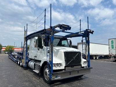 Volvo VAH64600 Tandem Axle Cab & Chassis Truck - 500HP, 12 Speed Automatic