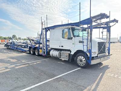 Volvo VAH64600 Tandem Axle Cab & Chassis Truck - 500HP, 12 Speed Automatic