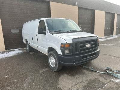 Ford F-350 Cargo Van - 5.4LV8, 4 Speed Automatic
