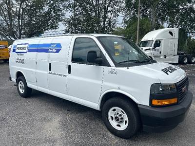 GMC G23705 Cargo Van - 4.3LV6, 276HP, 8 Speed Automatic