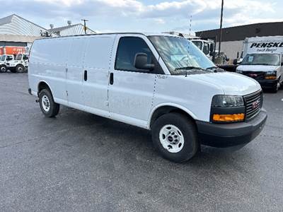 GMC G23705 Cargo Van - 4.3LV6, 276HP, 8 Speed Automatic