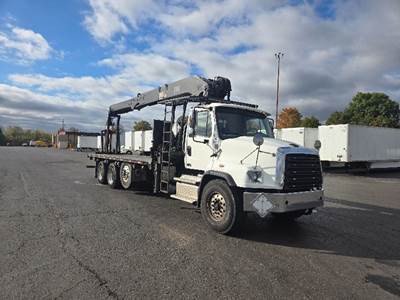 Freightliner 114SD Crane Truck - 435HP, 6 Speed Automatic