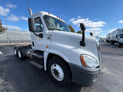 Eby LIVSTOCK Day Cab Truck - 450HP, 10 Speed Manual