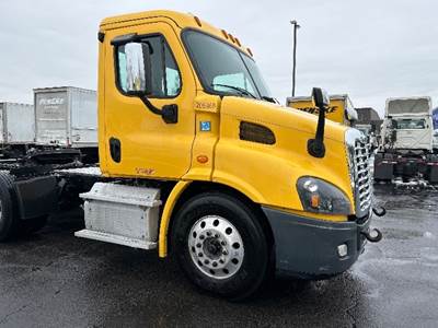 Freightliner Cascadia 113 Day Cab Truck - 450HP, 10 Speed Automatic