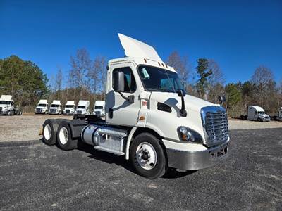 Freightliner Cascadia 113 Day Cab Truck - 410HP, 12 Speed Automatic