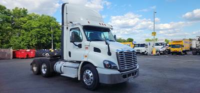 Freightliner X11364ST Day Cab Truck - 450HP, 12 Speed Automatic