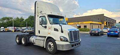 Freightliner X11364ST Day Cab Truck - 450HP, 12 Speed Automatic