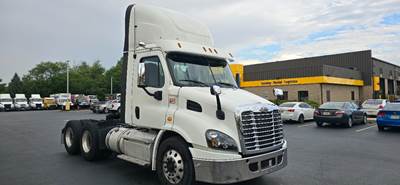 Freightliner X11364ST Day Cab Truck - 450HP, 12 Speed Automatic