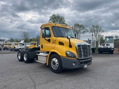 Freightliner Cascadia 113 Day Cab Truck - 450HP, 10 Speed Automatic