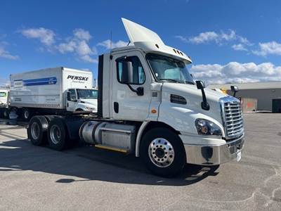 Freightliner Cascadia 113 Day Cab Truck - 450HP, 12 Speed Automatic